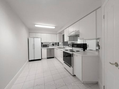 75 York Mills Road condo — Toronto, ON (2-Bedroom) - 2 Bedroom - Photo 2