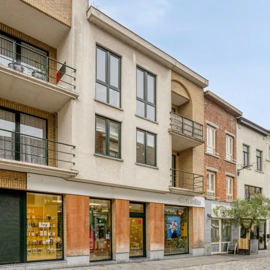 Ruime duplex (144m²) te huur centrum Halle, met 2 slpks, terras en autostpl - Foto 1