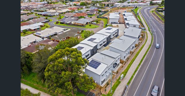 6 Month Lease in Central 2 Bedroom Unit in Maroochydore! - Photo 1