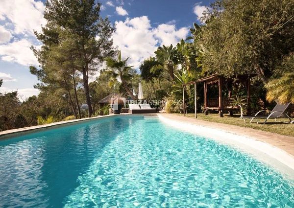 Lovely restored Finca natural beauty and elegance