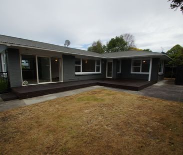 FABULOUS FAMILY HOME IN SUPERIOR LOCATION - Photo 3