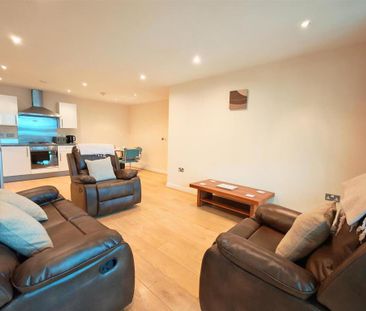 2 bedroom apartment to rent - Photo 2