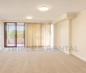 Spacious 2-Bedroom Apartment with 2 Bathrooms & Secure Parking in t... - Photo 1