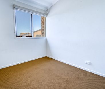 Beachfront in Batehaven - Photo 3