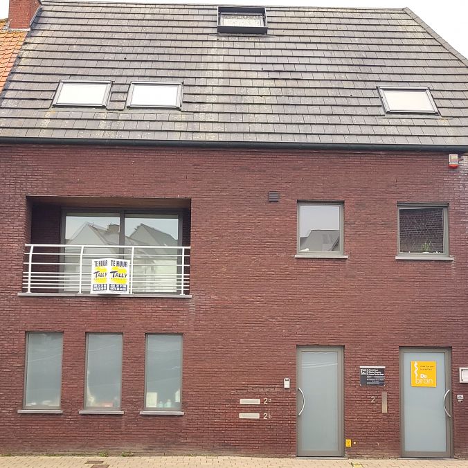 Ruim en centraal gelegen duplex-appartement met 2 slaapkamers en 2 terrassen. LIFT IN GEBOUW. - Foto 1