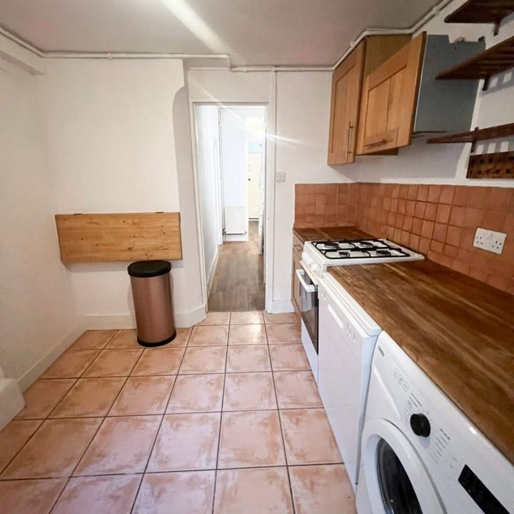 Room in a Shared House, Amazing Double Room In Brixton, SW9 - Photo 1