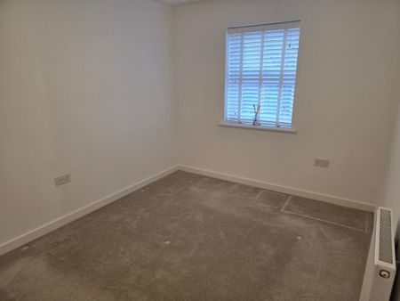 3 bedroom semi-detached house to rent - Photo 3