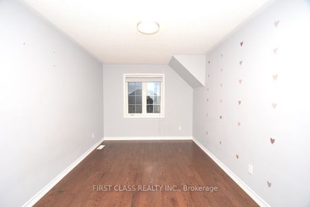 Semi-Detached Home For Lease | E8129326 - Photo 5