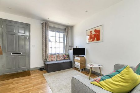 2 bedroom terraced house to rent - Photo 2