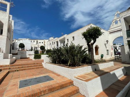 Piso de alquiler en Urbanización Pueblo Mexicano, 208, San Luis de Sabinillas - Photo 2