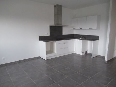 Location Appartement 3 pièces 70m² ONET LE CHATEAU 12850 - Photo 4