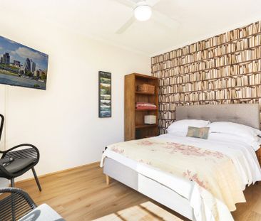 Light-Filled Studio Opposite Centennial Park with Rooftop Views - Photo 5