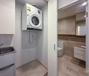 Contemporary Elegant One bedroom next to Edmondson park station - Photo 6