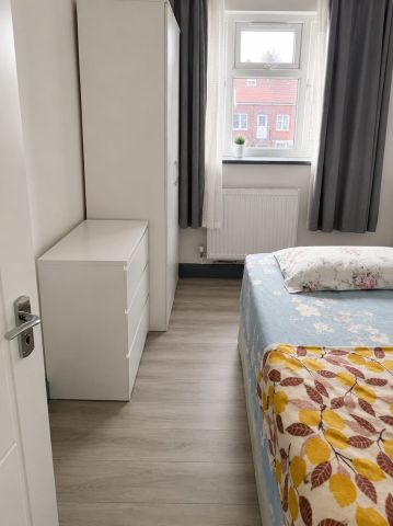 Room in a Shared House, Eltham Palace Road, SE9 - Photo 3