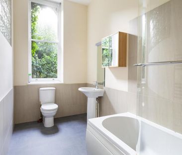 2 bedroom flat to rent - Photo 6