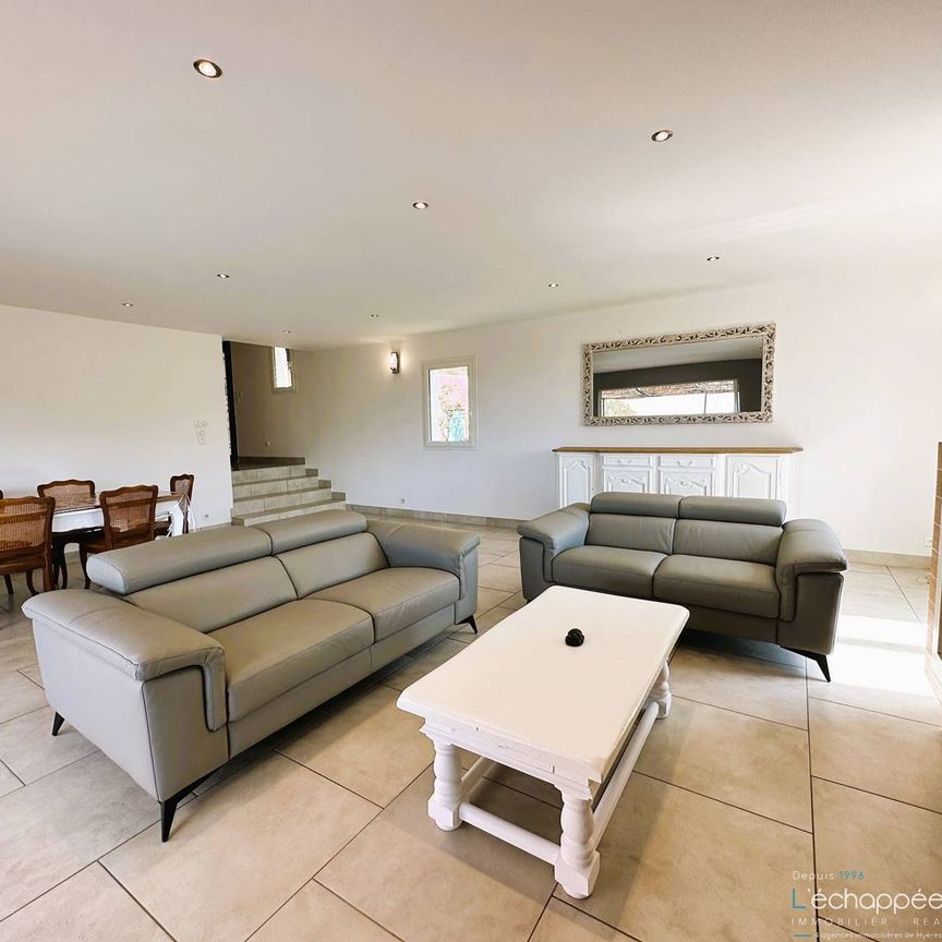 Villa privée et climatisée pour 10 personnes avec piscine et superbe vue mer et collines à La Londe-les-Maures - Photo 1