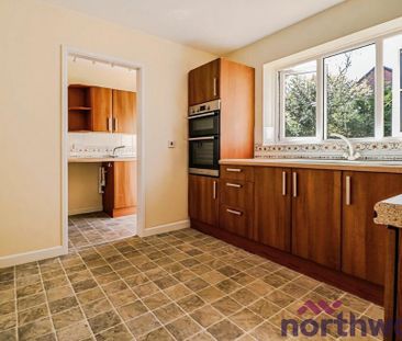 4 bedroom detached house to rent - Photo 3