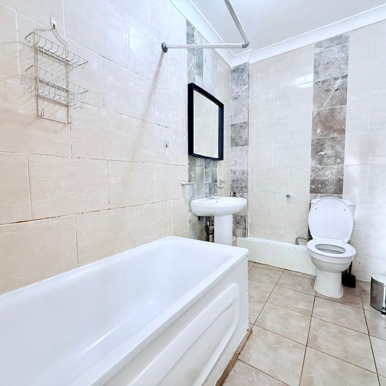 Muirfield, East Acton, London, W3 7NR - Photo 1