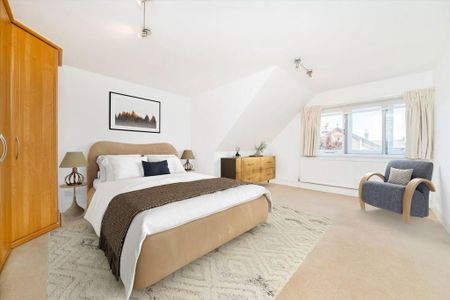 3 bedroom flat to rent - Photo 2