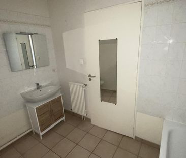 Location Appartement 2 pièces 46m² LE CREUSOT 71200 - Photo 5