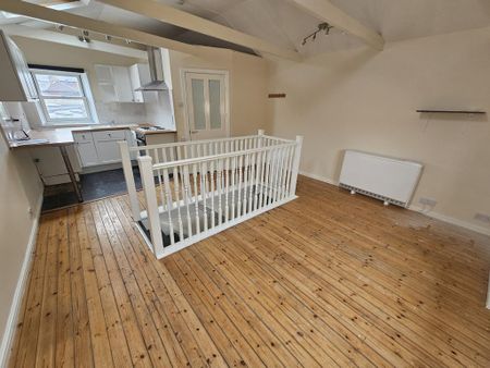2 bedroom semi-detached house to rent - Photo 2