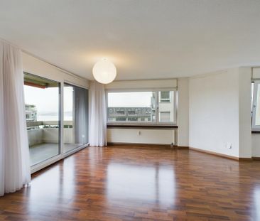 Gemütliches Wohnen mit Seesicht und sonnigem Balkon in steuergünsti... - Photo 1