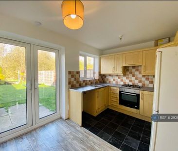 2 bedroom semi-detached house to rent - Photo 4