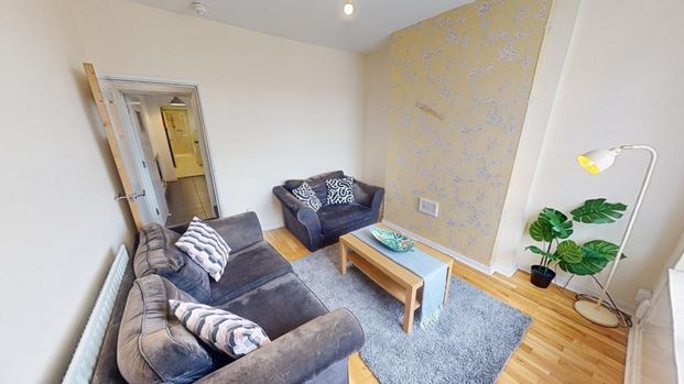 3 bedroom terraced house to rent - Photo 1