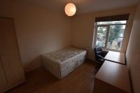 5 bed Semi-Detached - To Let - Photo 1
