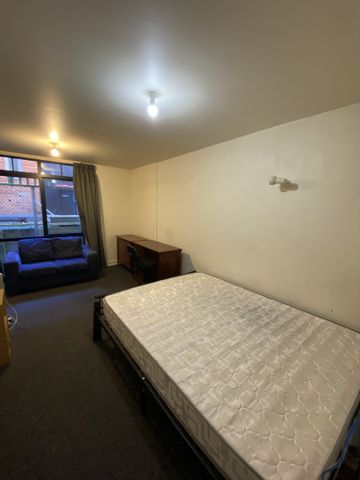 Boarding house room centrally located - Photo 3