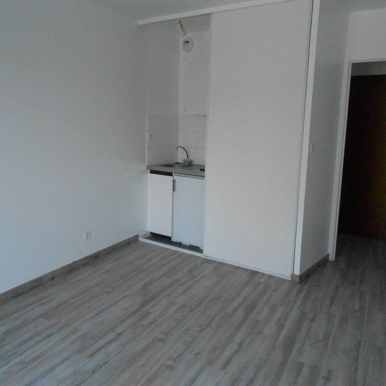 Location Appartement 1 pièce 18m² - Photo 1
