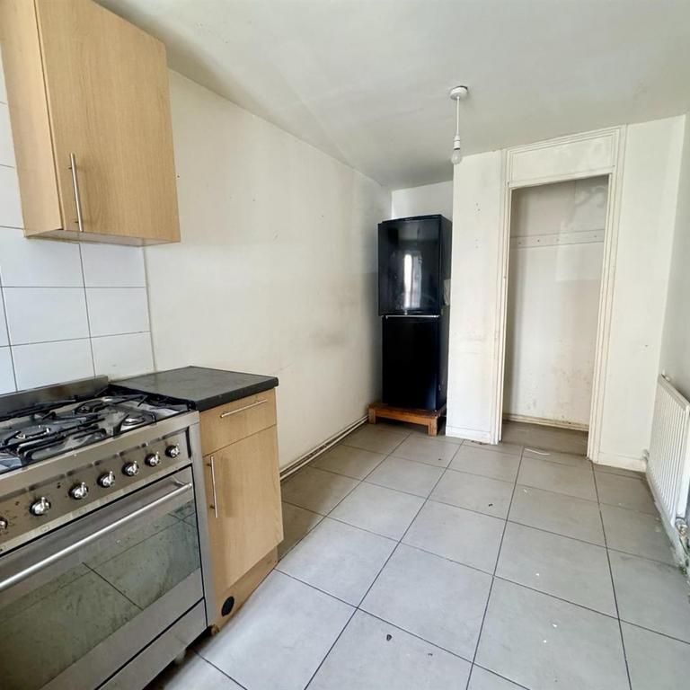 3 bedroom terraced house to rent - Photo 1