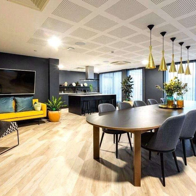 ** 2 WEEKS RENT FREE FOR JANUARY MOVE INS ** A 8th floor, two bedroom, 1 bathroom, apartment situated in a modern rental community with superb on site residents facilities. - Photo 1