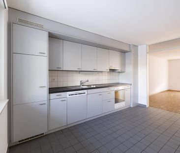 Helle 3.5-Zimmer-Wohnung mit schönem Balkon - Photo 1