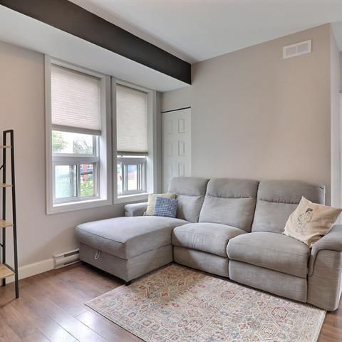 Image Page Voir l'annonce Grand et lumineux 3 1/2 Limoilou Grand et lumineux 3 1/2 Limoilou 1 250,00 $ 1 févr. Expire dans: 60 jours - Photo 1