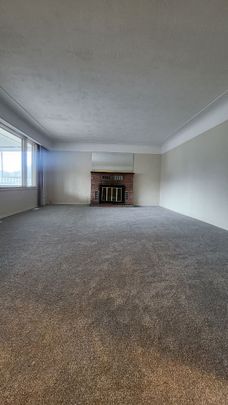 Kamloops: 5 bd, 2 bath with in law suite - Photo 1