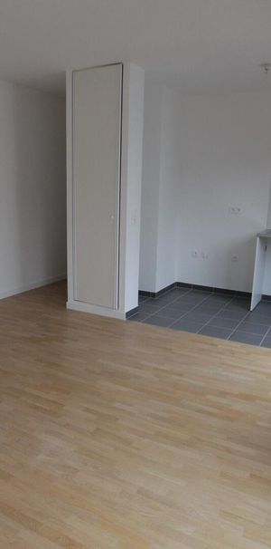 location Appartement F2 DE 41.8m² À ASNIERES - Photo 1