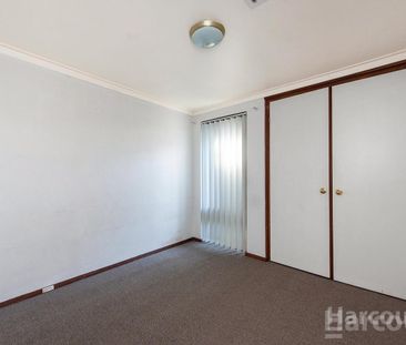 Spacious 4-Bedroom Home with Riverside Views - Photo 6