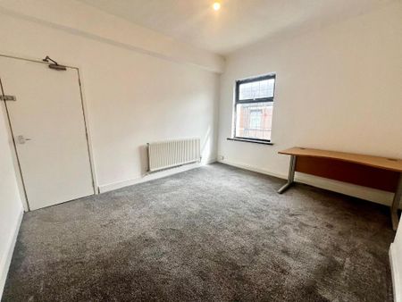 4 bedroom terraced house to rent - Photo 5