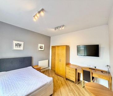 1 bedroom flat to rent - Photo 2