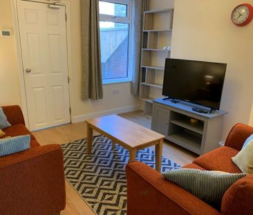 1 bedroom in a house share to rent - Photo 3