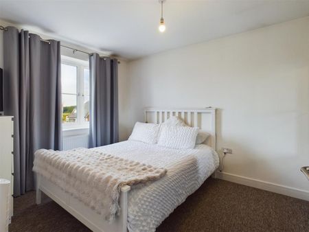 3 bedroom semi-detached house to rent - Photo 4