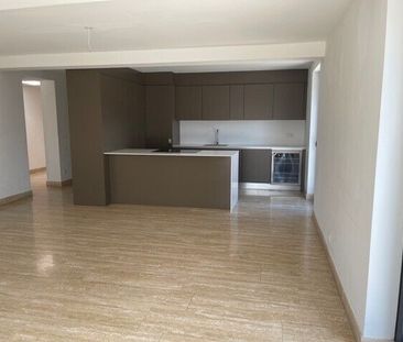 EXCLUSIVE PENTHOUSE WITH PRESTIGIOUS FINISHES IN THE HEART OF LUGANO - Foto 1