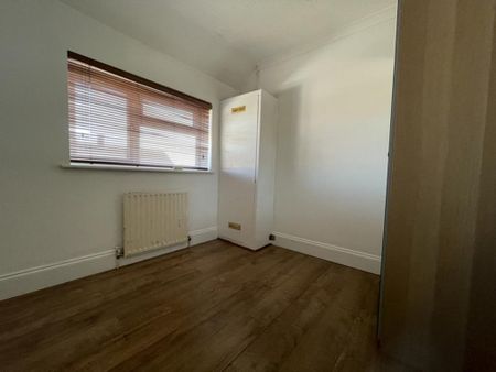 4 bedroom terraced house to rent - Photo 4