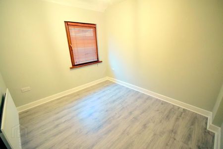 42 Greenore Street, BT68NF, Belfast - Photo 5