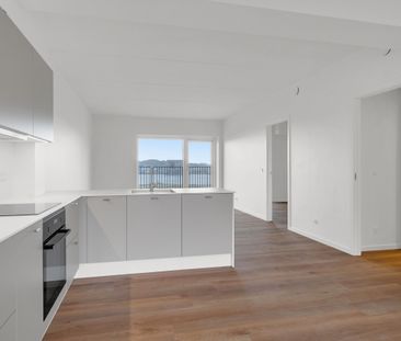 Lys 3-værelses lejlighed med altan og panoramaudsigt i Nørresundby - Foto 3