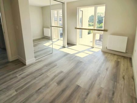 Flat to rent on - Photo 3