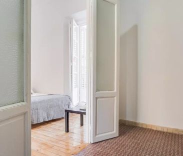 Room in a shared 5-bedroom apartment for rent in Sol - Foto 5