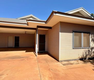 Modern & Spacious 4x2 Home - Photo 4