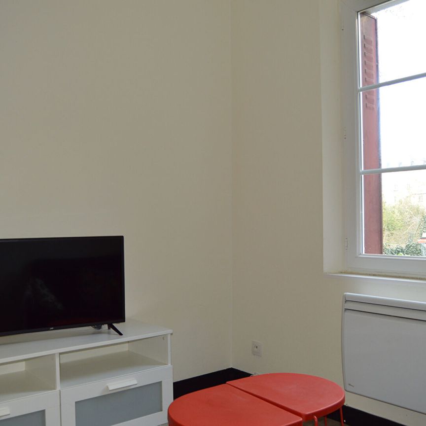 SAUMUR proche gare et université : studio meublé 22 m² à louer - Photo 1